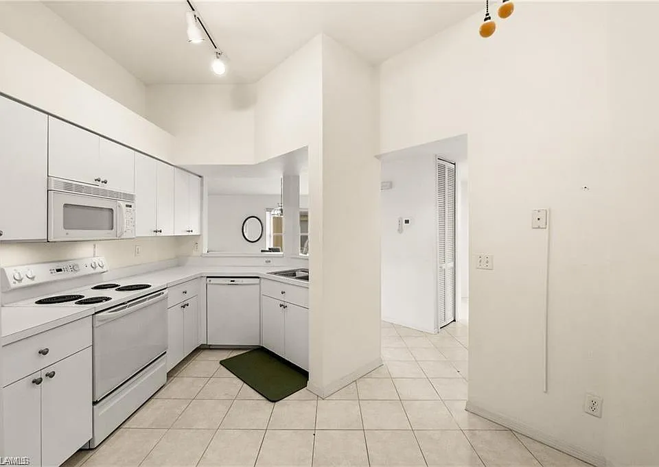 1346 Mainsail Dr Unit 1321, Naples, FL 34114